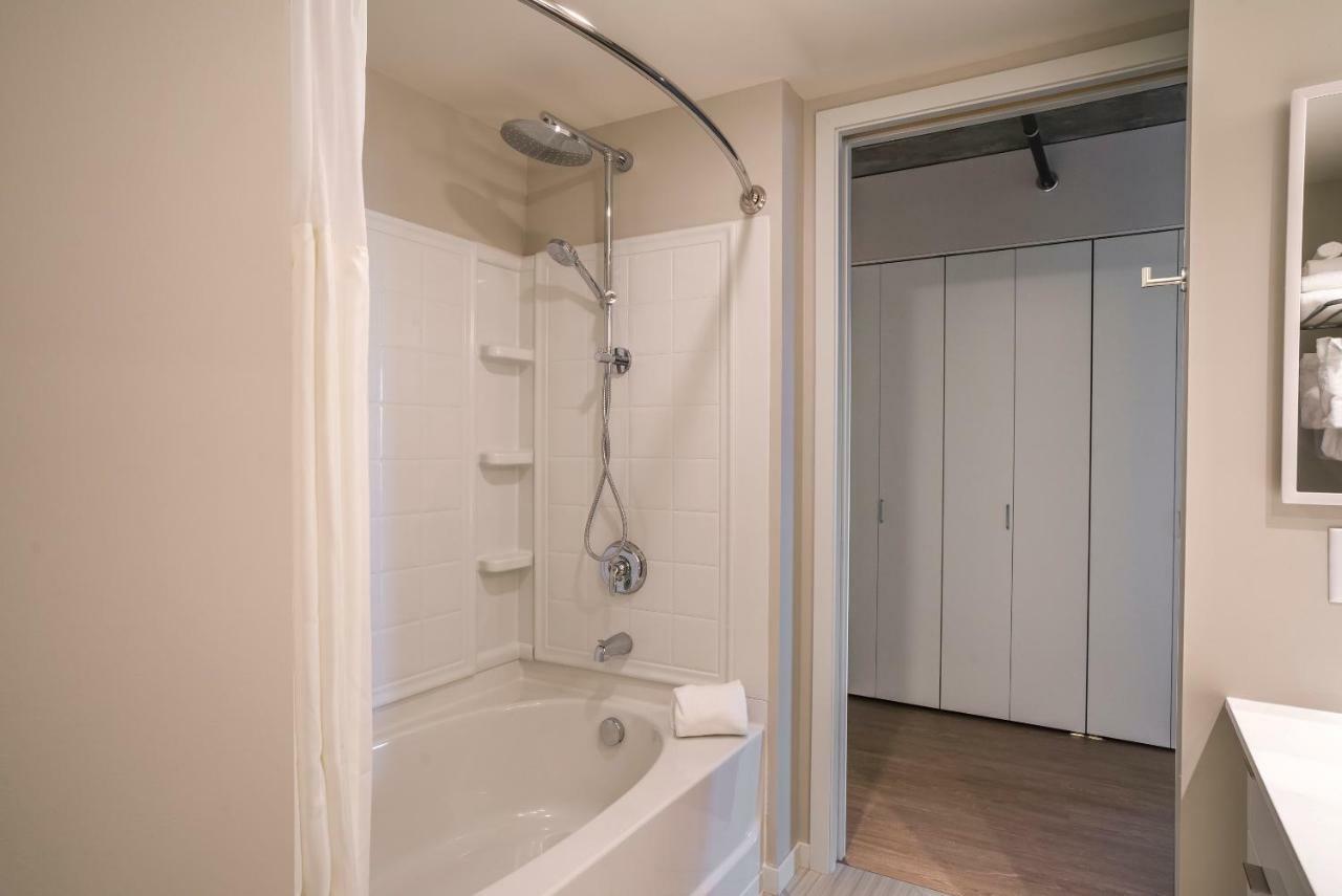Mint House Minneapolis - Downtown West Екстериор снимка