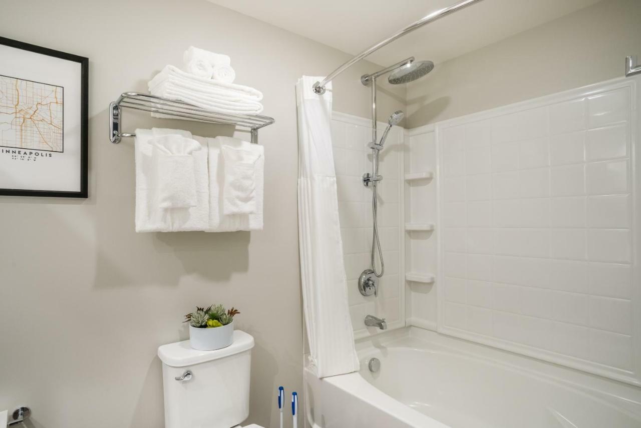 Mint House Minneapolis - Downtown West Екстериор снимка
